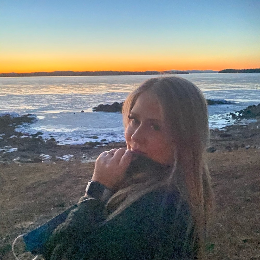 Meet your Posher, Maeve